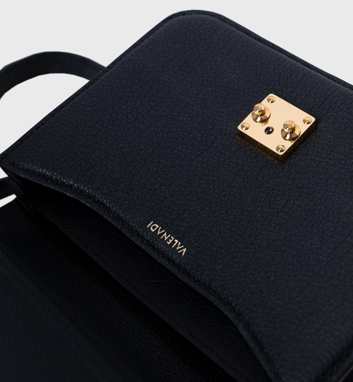 Andrea 23 Shoulder Bag